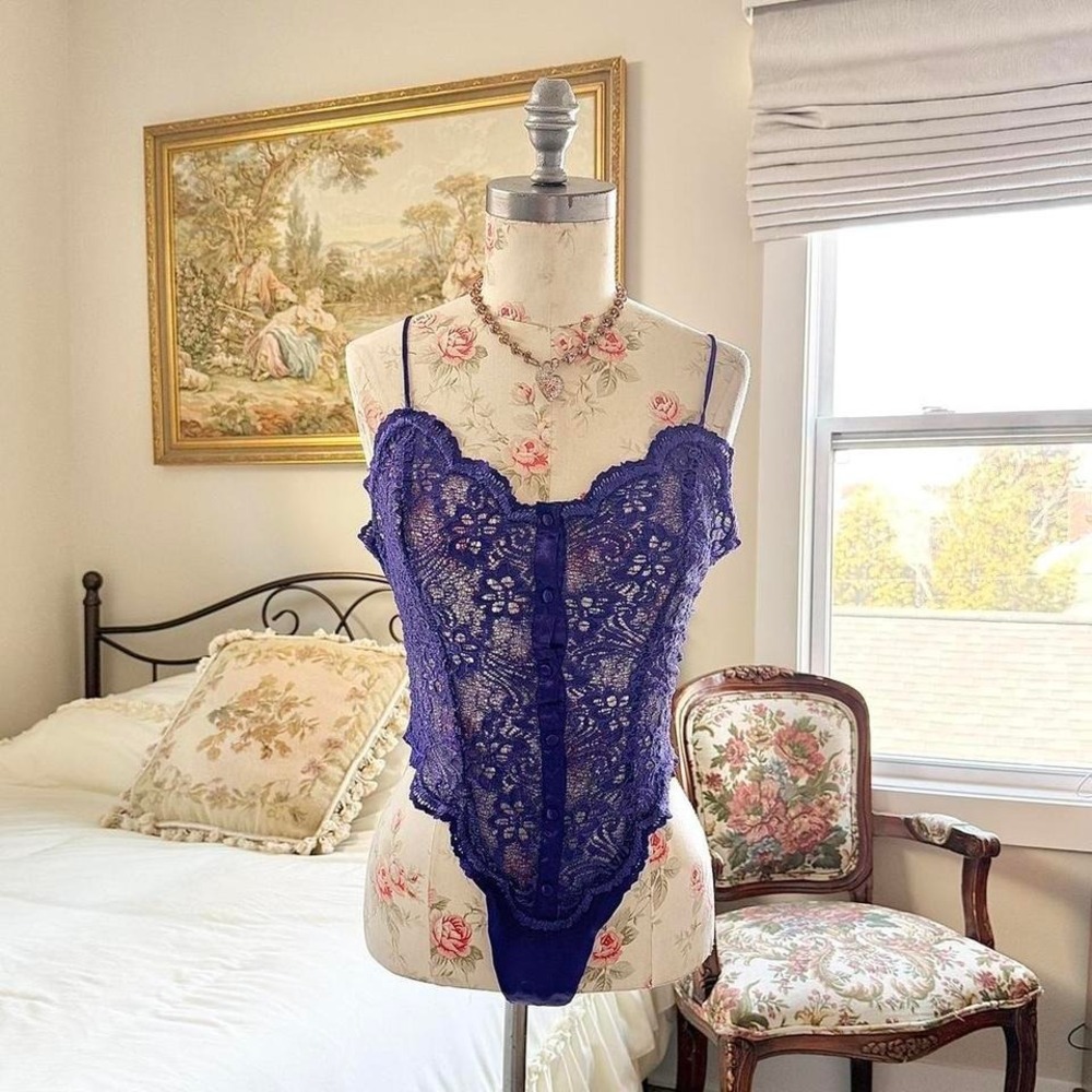 Purple lace teddy bodysuit y2k cacique medium purple lace bodysuit